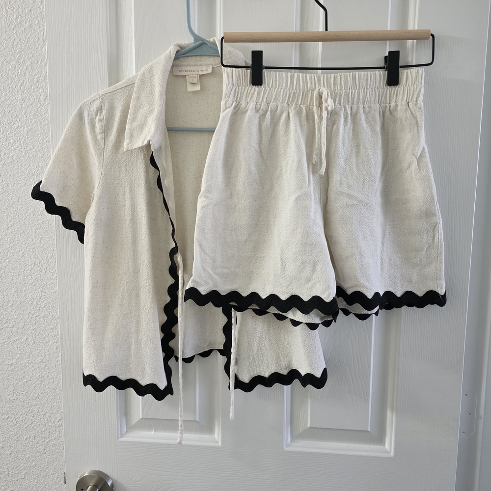 Linen 2 Piece Set - Picture 2 of 12